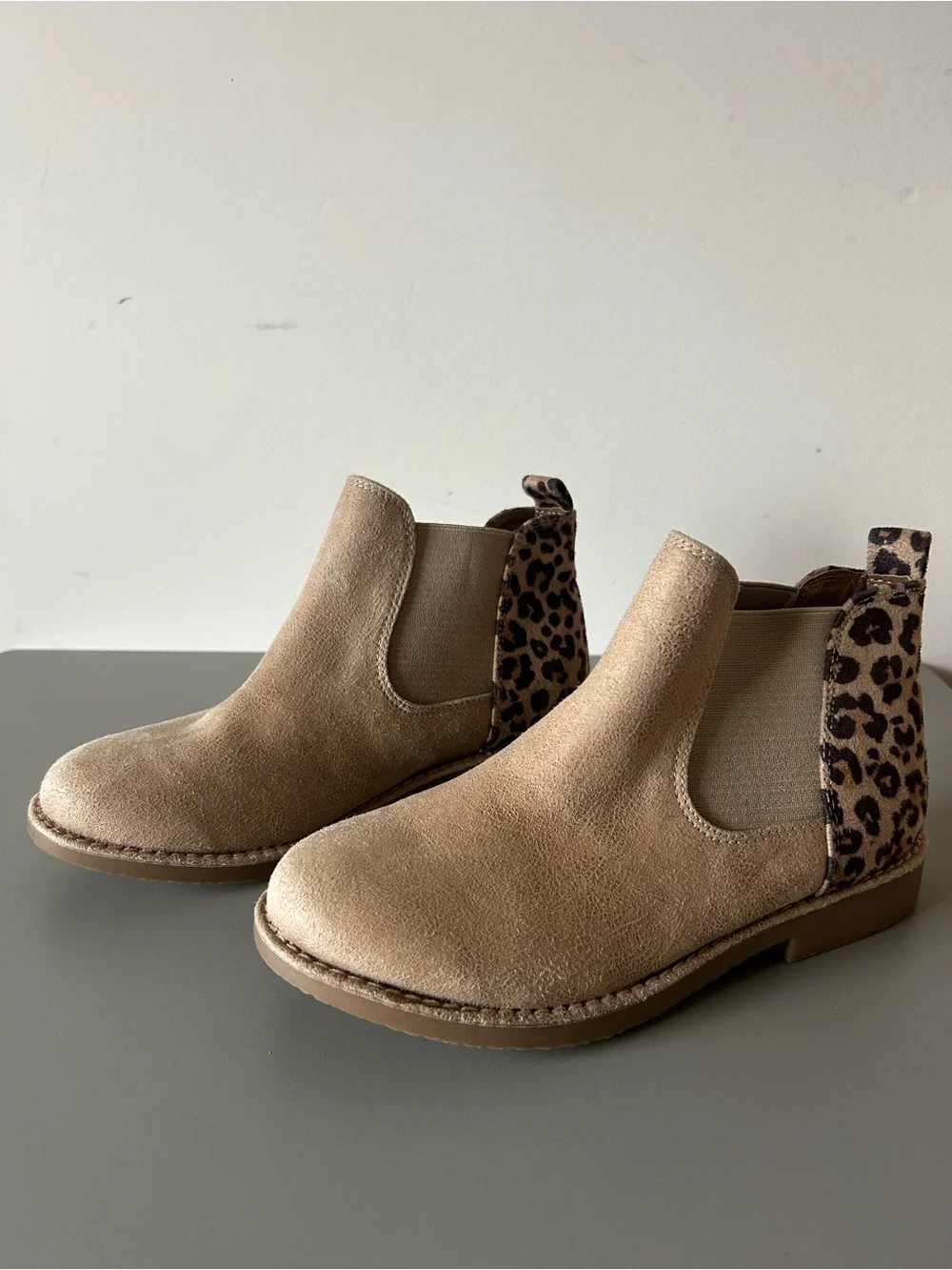 Women’s Leopard Animal Print Chelsea Boots Beige Suede Seven Dials Booties 6M
